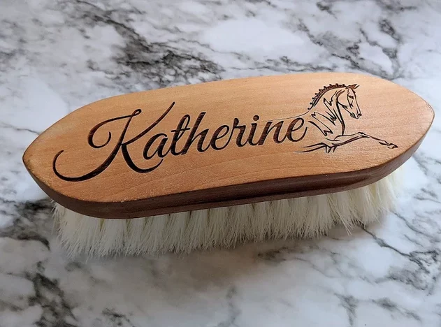 gifts-for-horse-lovers-brush