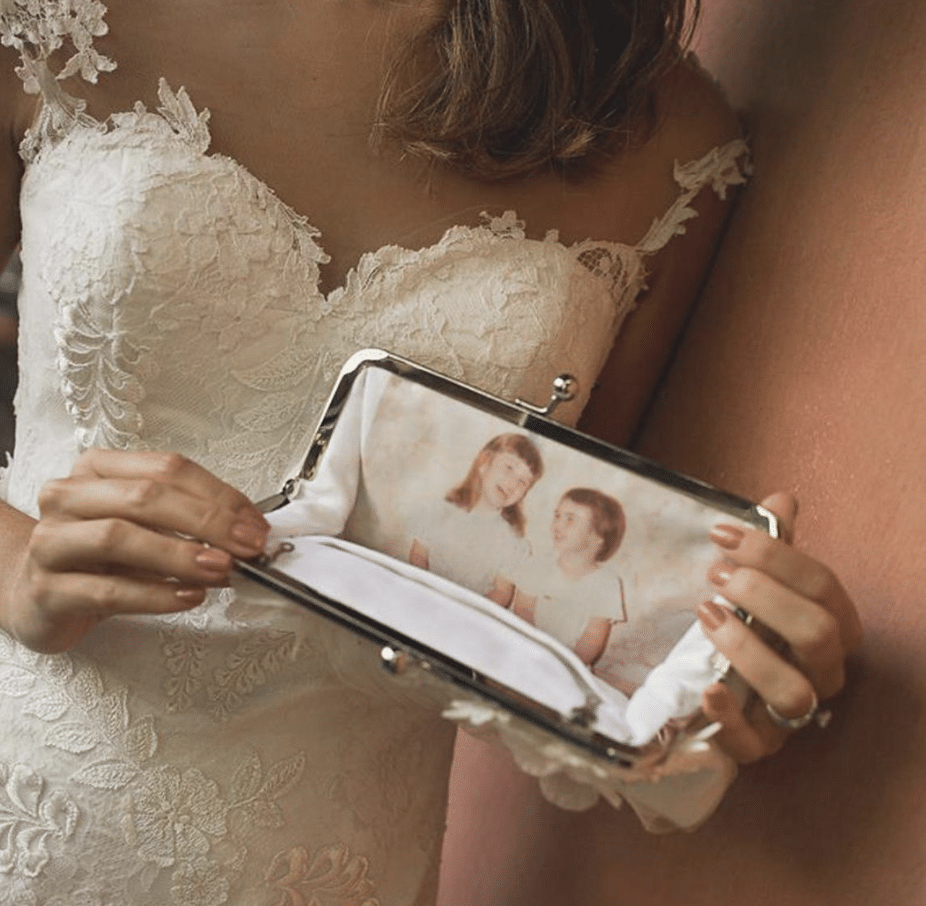 maid-of-honor-gifts-photo-clutch