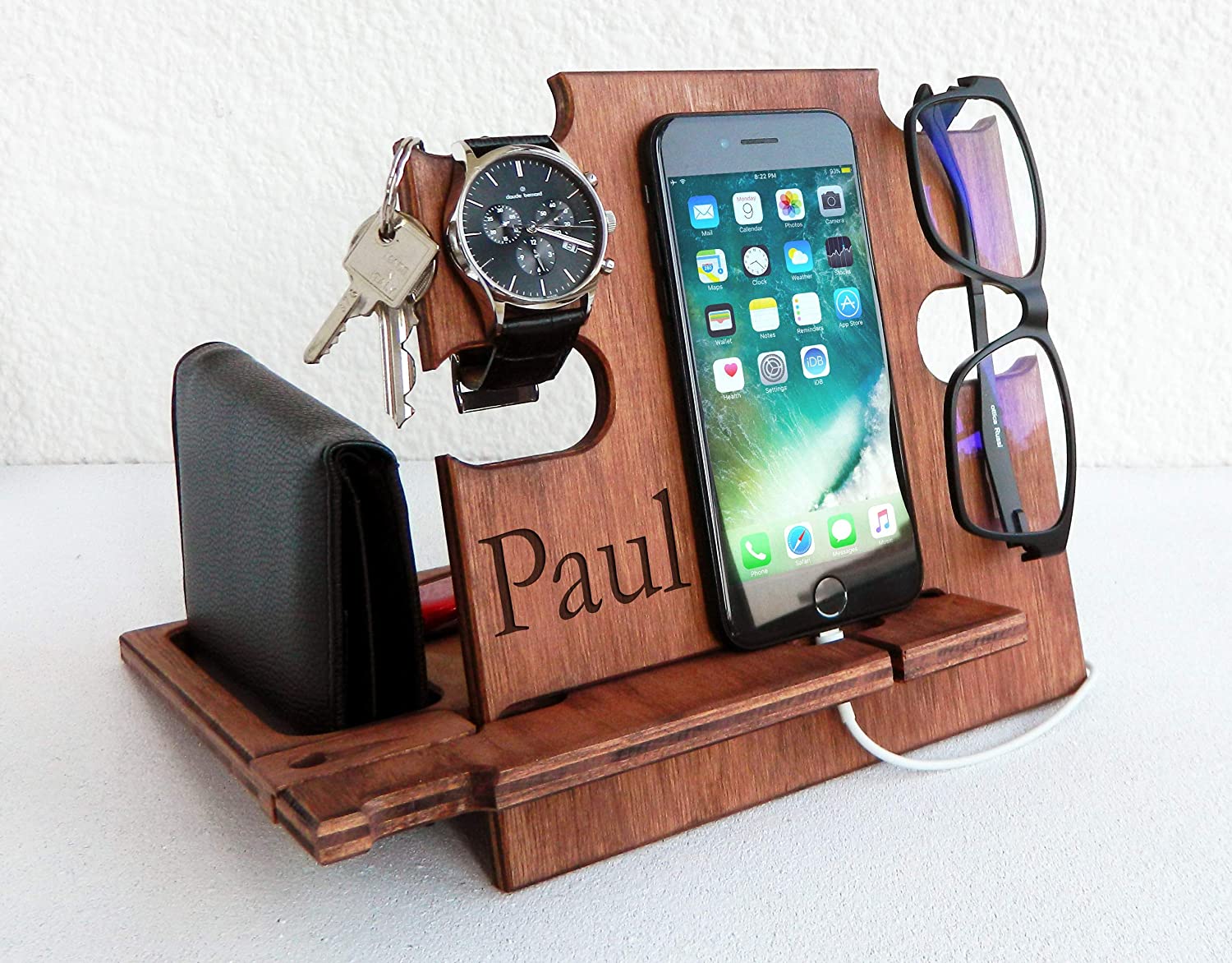 gifts-for-the-impossible-man-charging-station