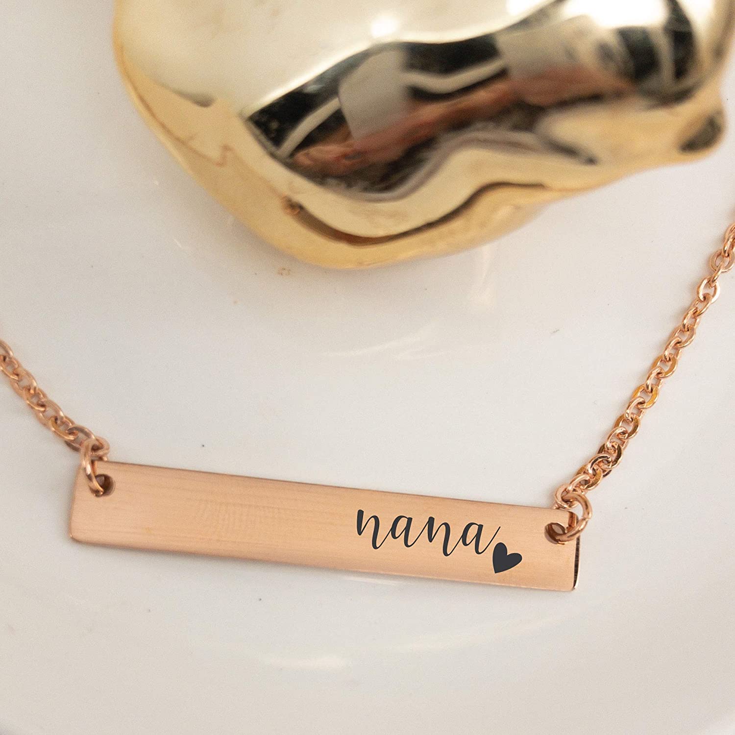 25-gifts-for-new-grandparents-personalized-nana-necklace