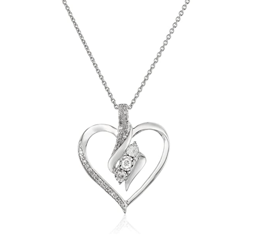 valentines-day-gifts-for-her-heart-pendant
