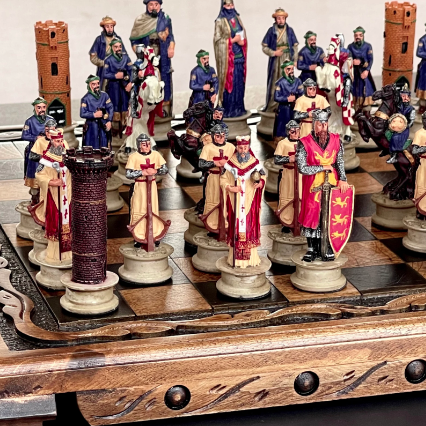 chess-set-crusaders