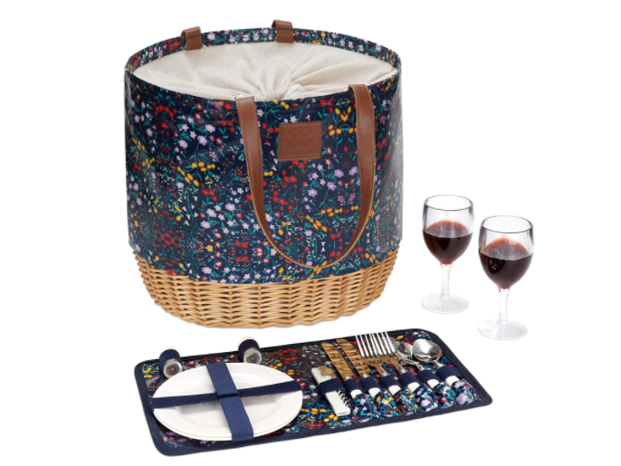 anniversary-gifts-for-friends-picnic-set