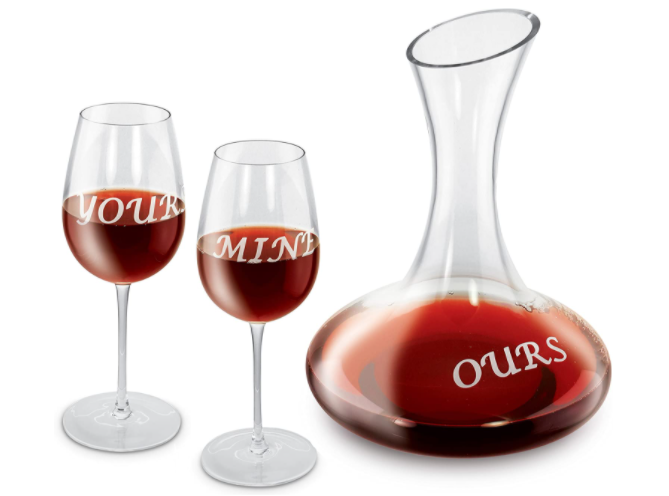 anniversary-gifts-for-friends-decanter-set