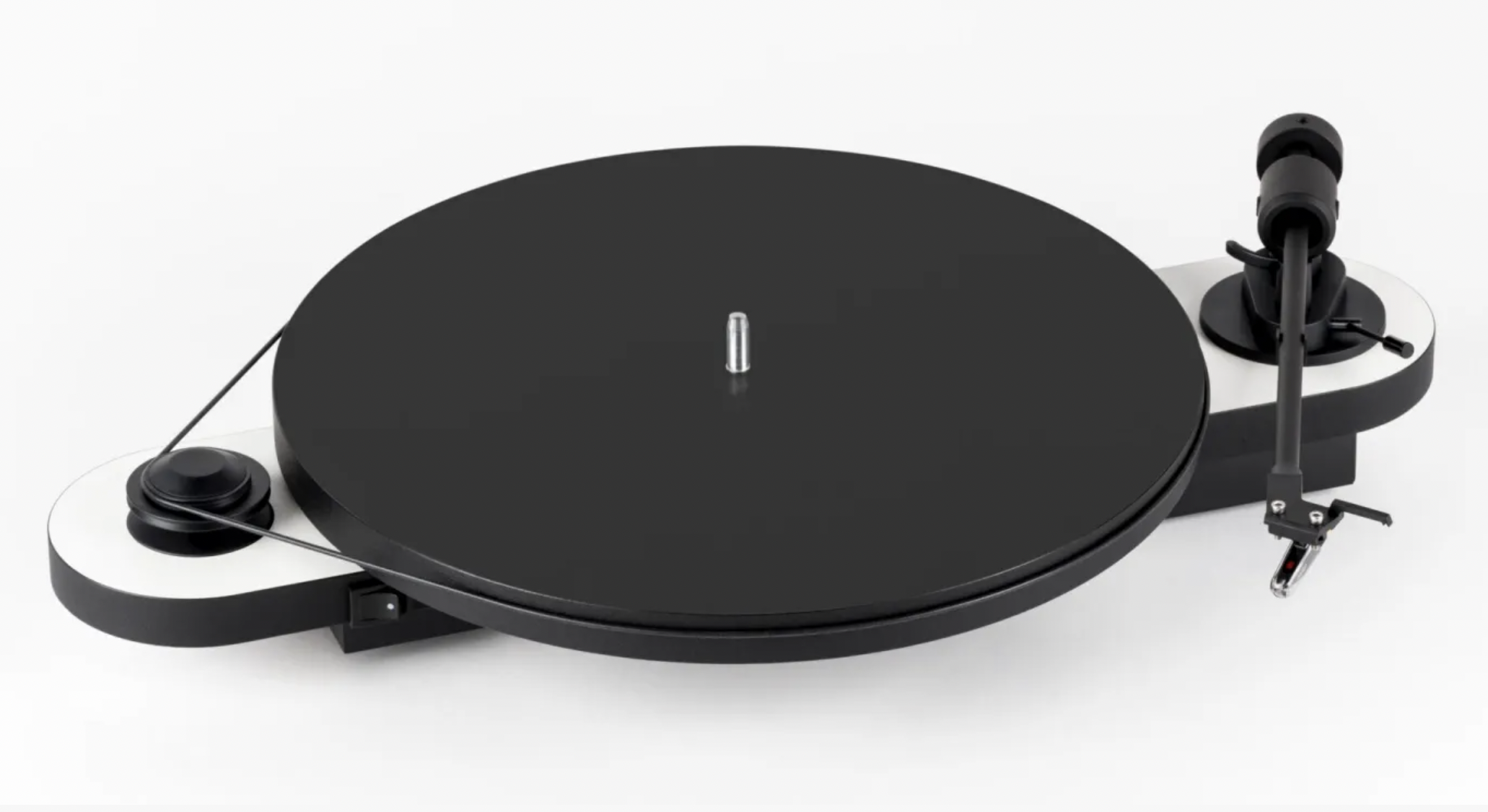 gifts-for-vinyl-lovers-manual-turntable