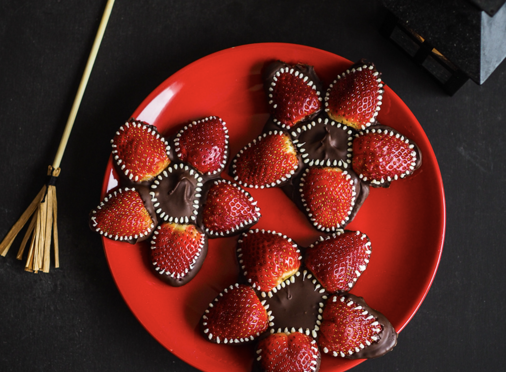 stranger-things-party-demogorgon-strawberries